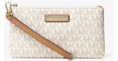 Michael Kors Medium Jet Set Wristlet